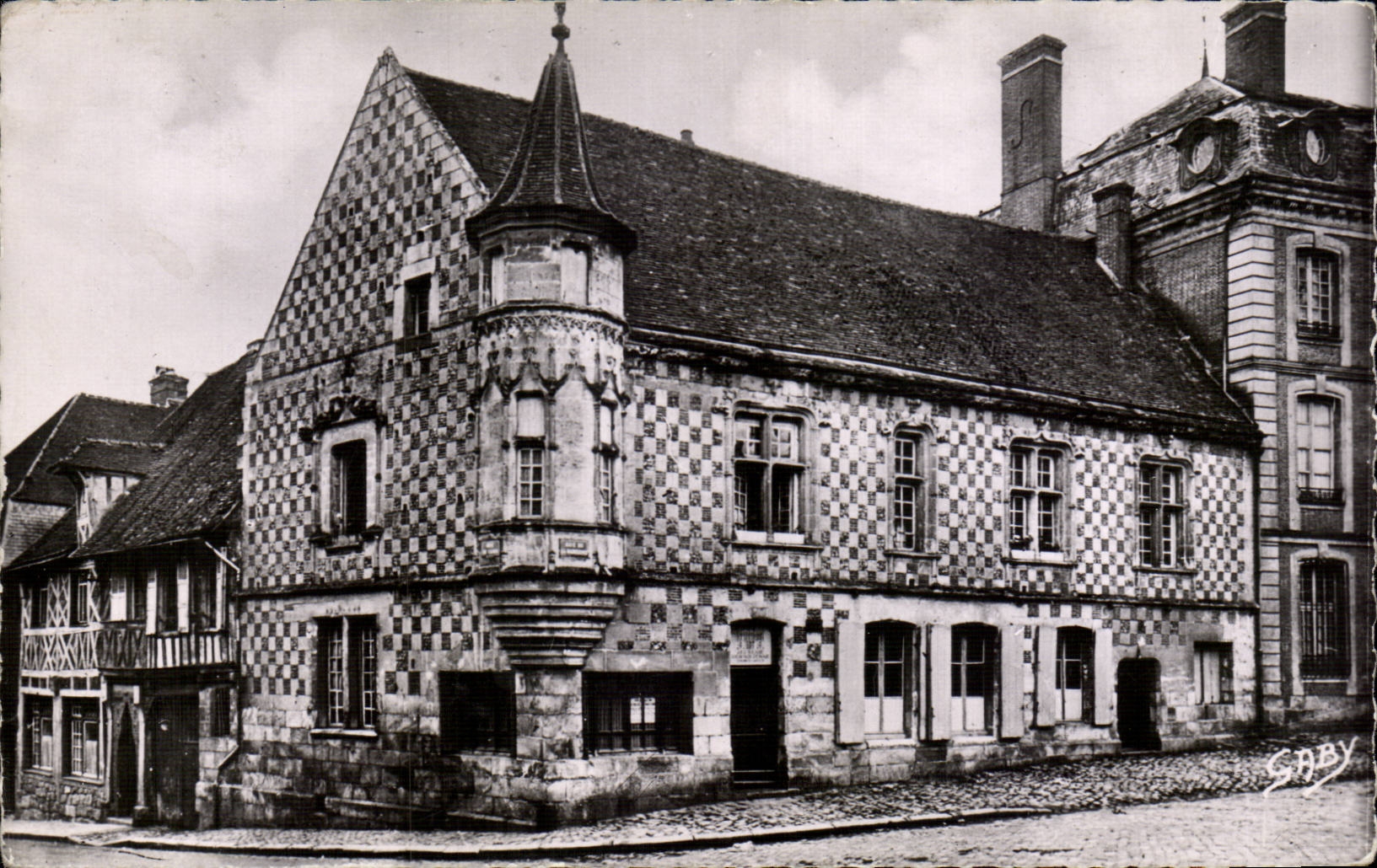 Verneuil-sur-Avre — Maison du XVIe siècle, Rue du Canon — Éditions Caby
