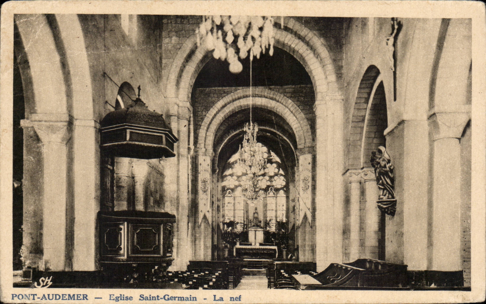 CPA Pont Audemer Eglise Saint Germain La nef