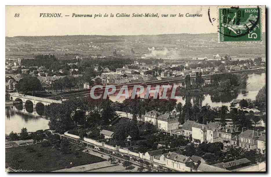 Vernon — Panorama pris de la Colline Saint-Michel, vue sur les Casernes