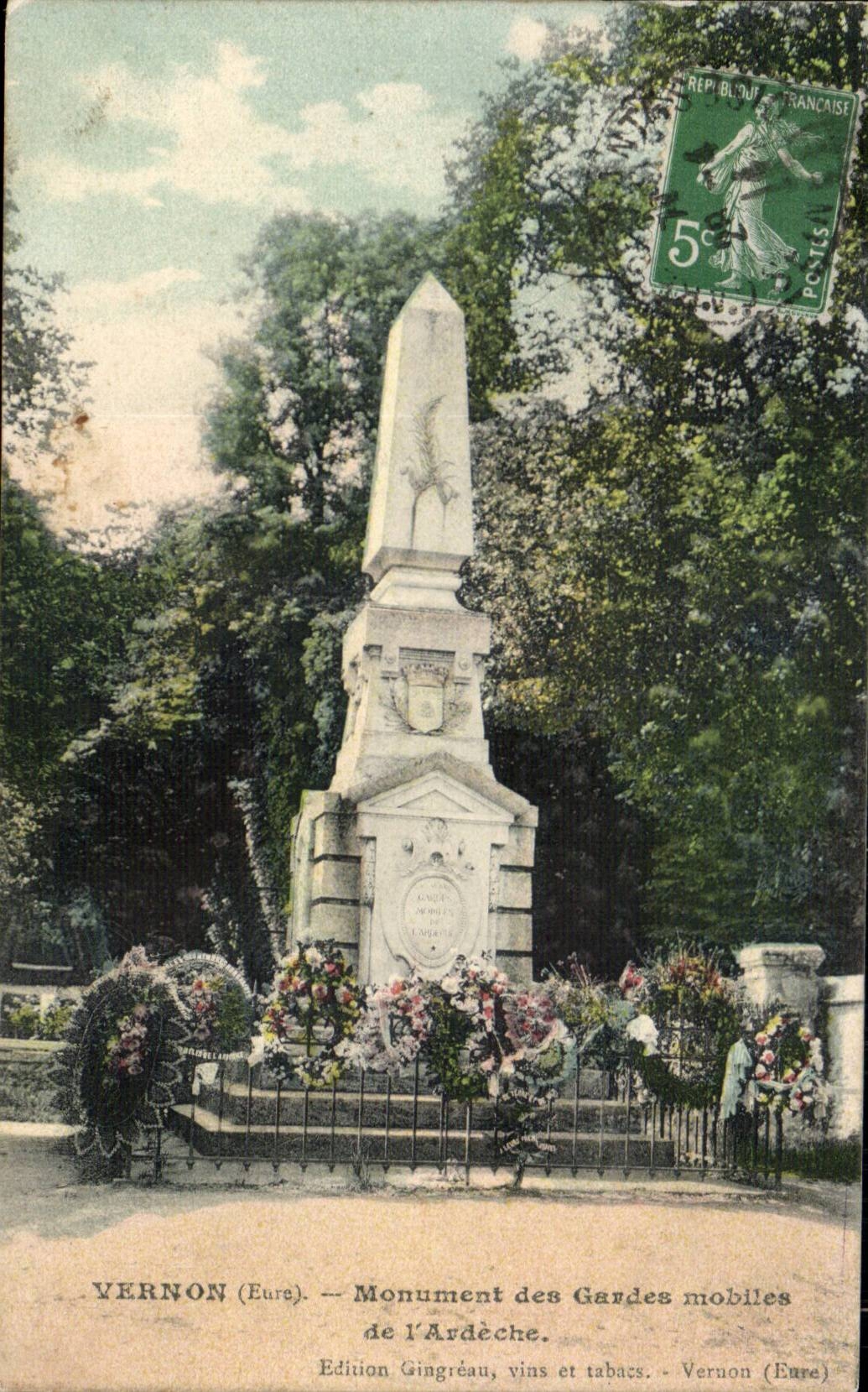 Vernon (Eure) — Monument des Gardes mobiles de l'Ardèche — Édition Gingréau, vins et tabacs