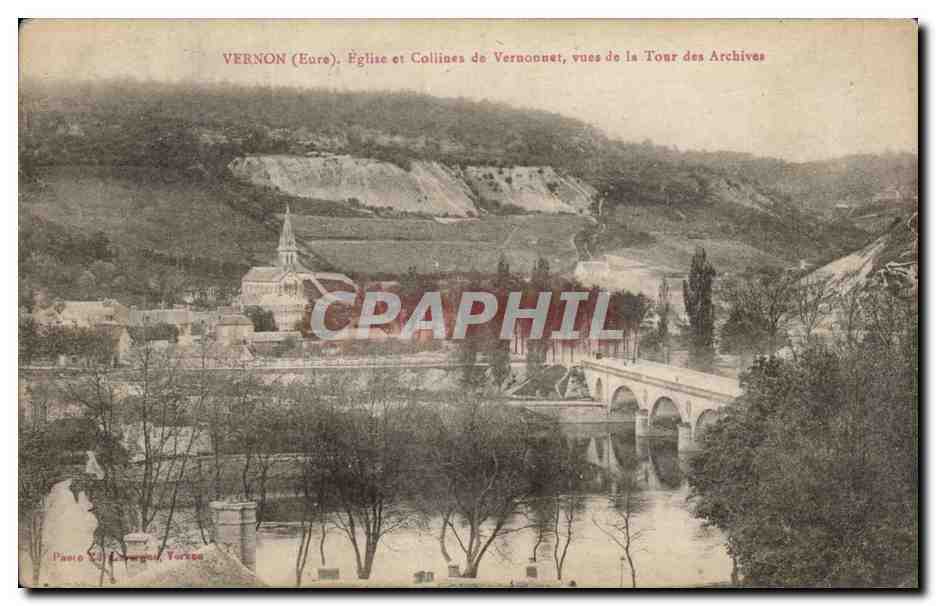 Vernon (Eure). Église et Collines de Vernonnet, vues de la Tour des Archives — Photo V. Lecomte, Vernon
