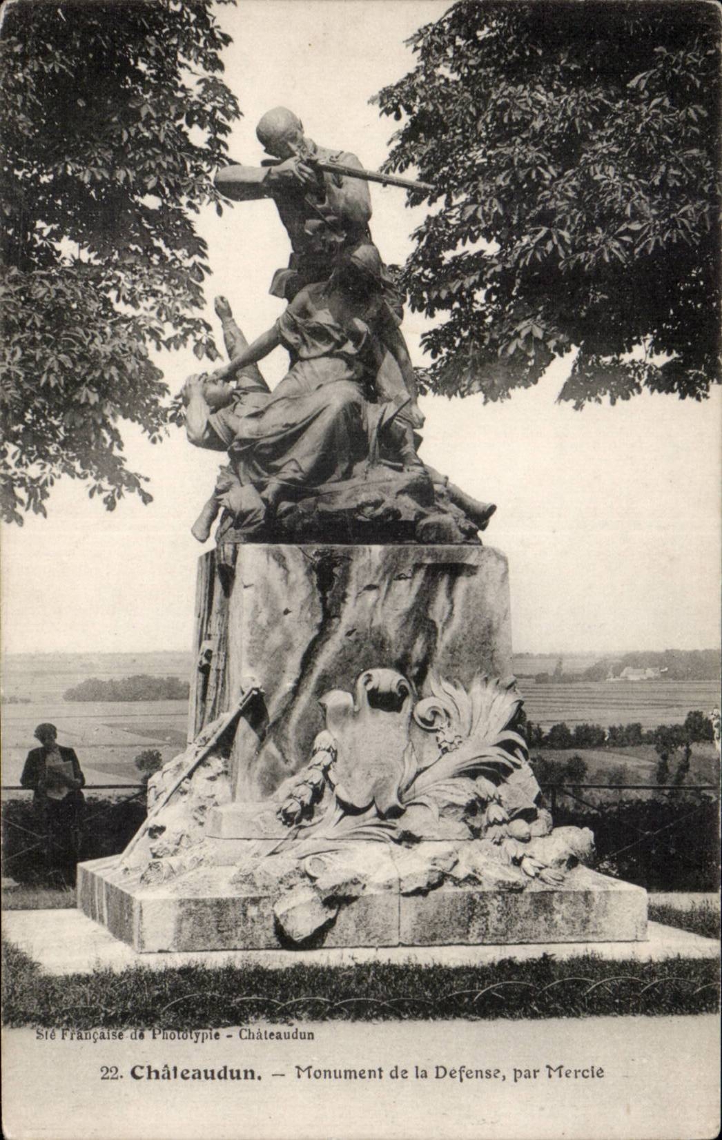 CPA Chateaudun Le monument de la defense (15 octobre 1870) par Mercie
