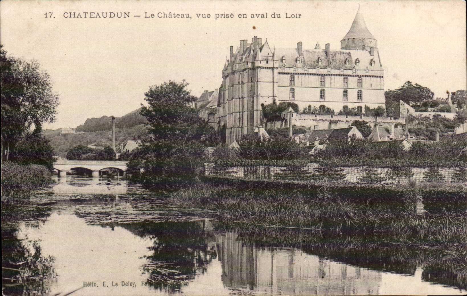 CPA Chateaudun Le chateau vue prise en aval du Loir