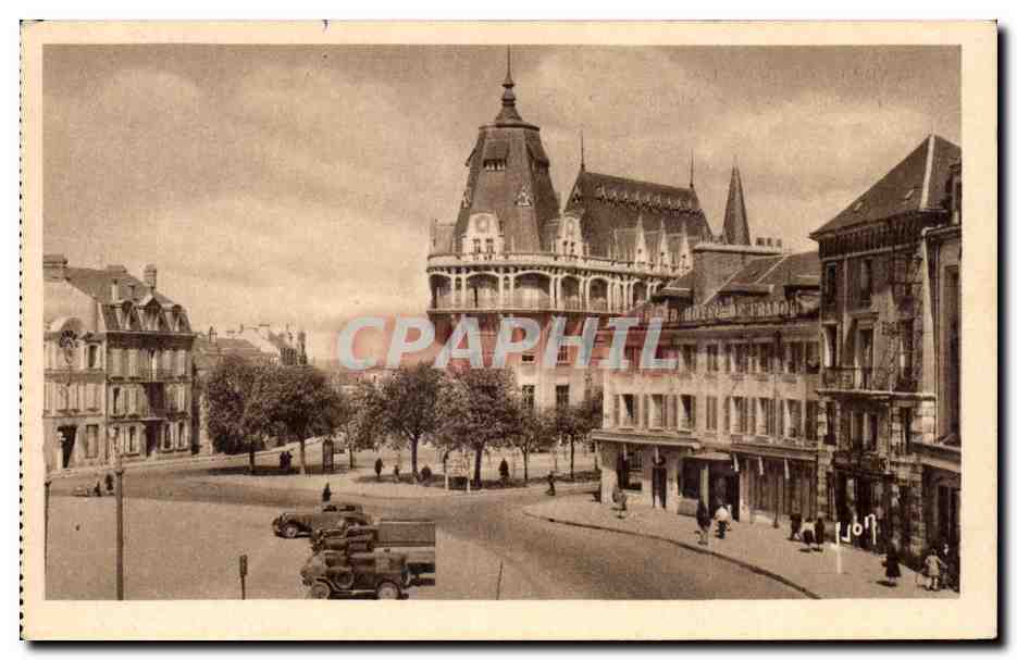 CPA Chartres Place des Epars et hotel des Postes