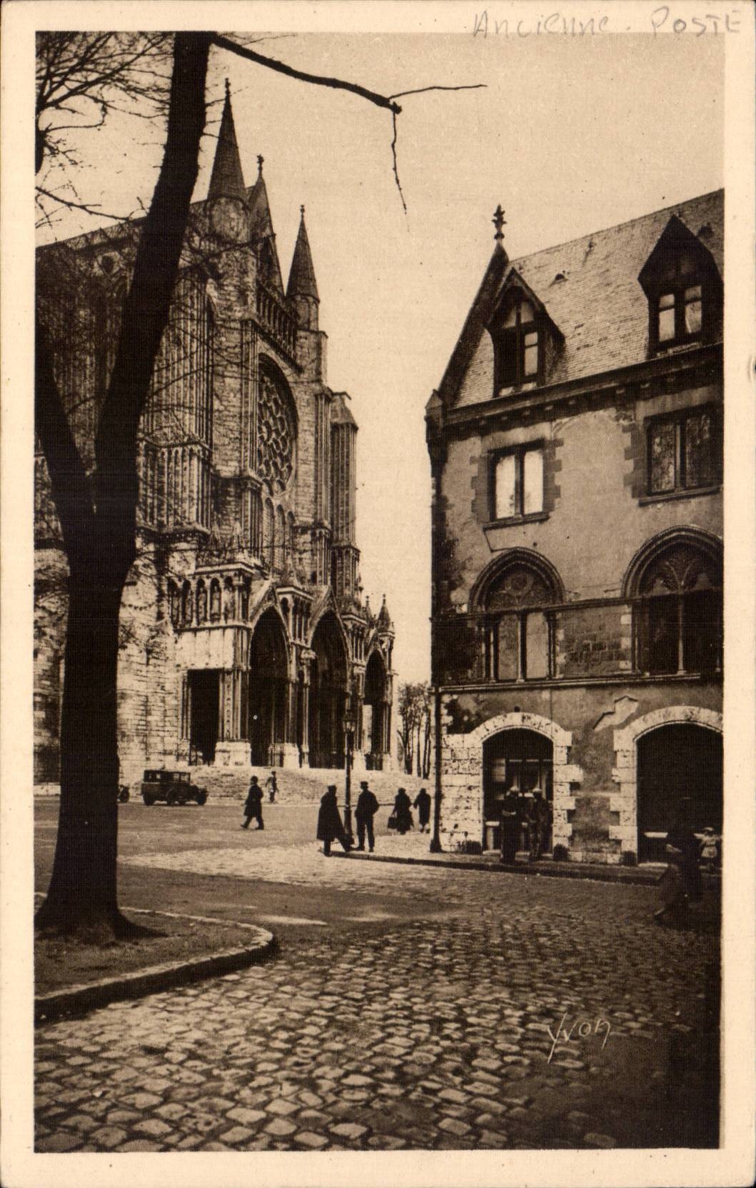 Chartres (Eure-et-Loir) — L'Ancienne Poste et le Portail Sud — Éditions Yvon