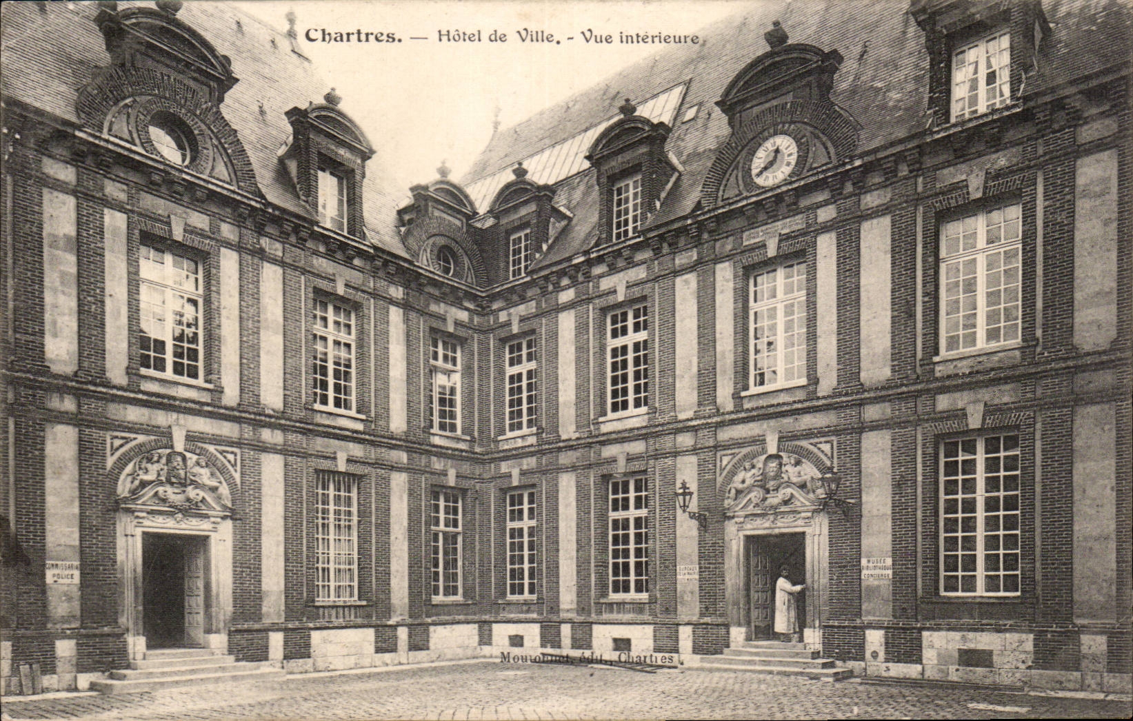 CPA Chartres Hotel de ville Vue interieure