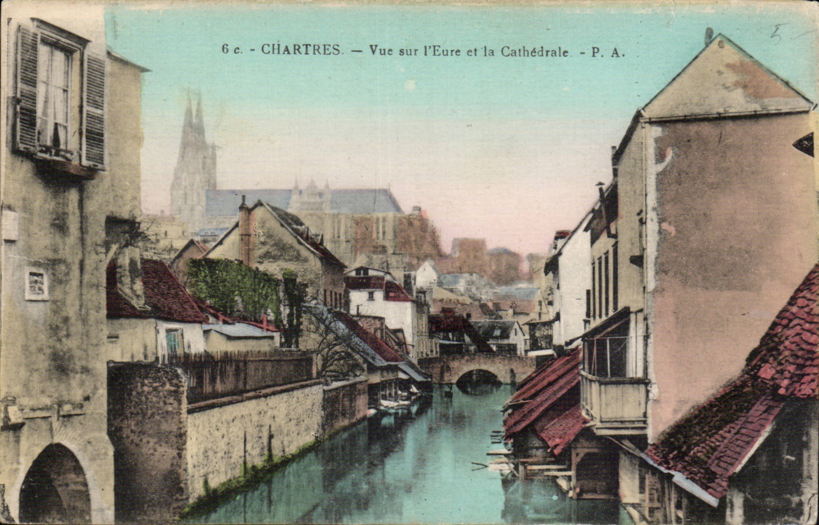 CPA Chartres Vue sur L'Eure et la cathedrale
