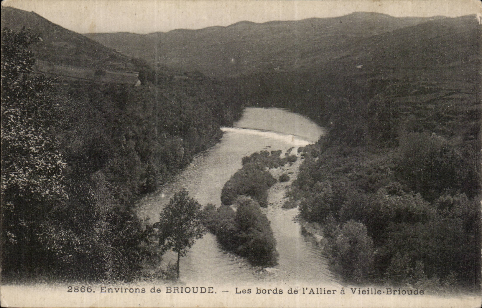 CPA environs de Brioude Les bords de l'Allier a Vieille Broude