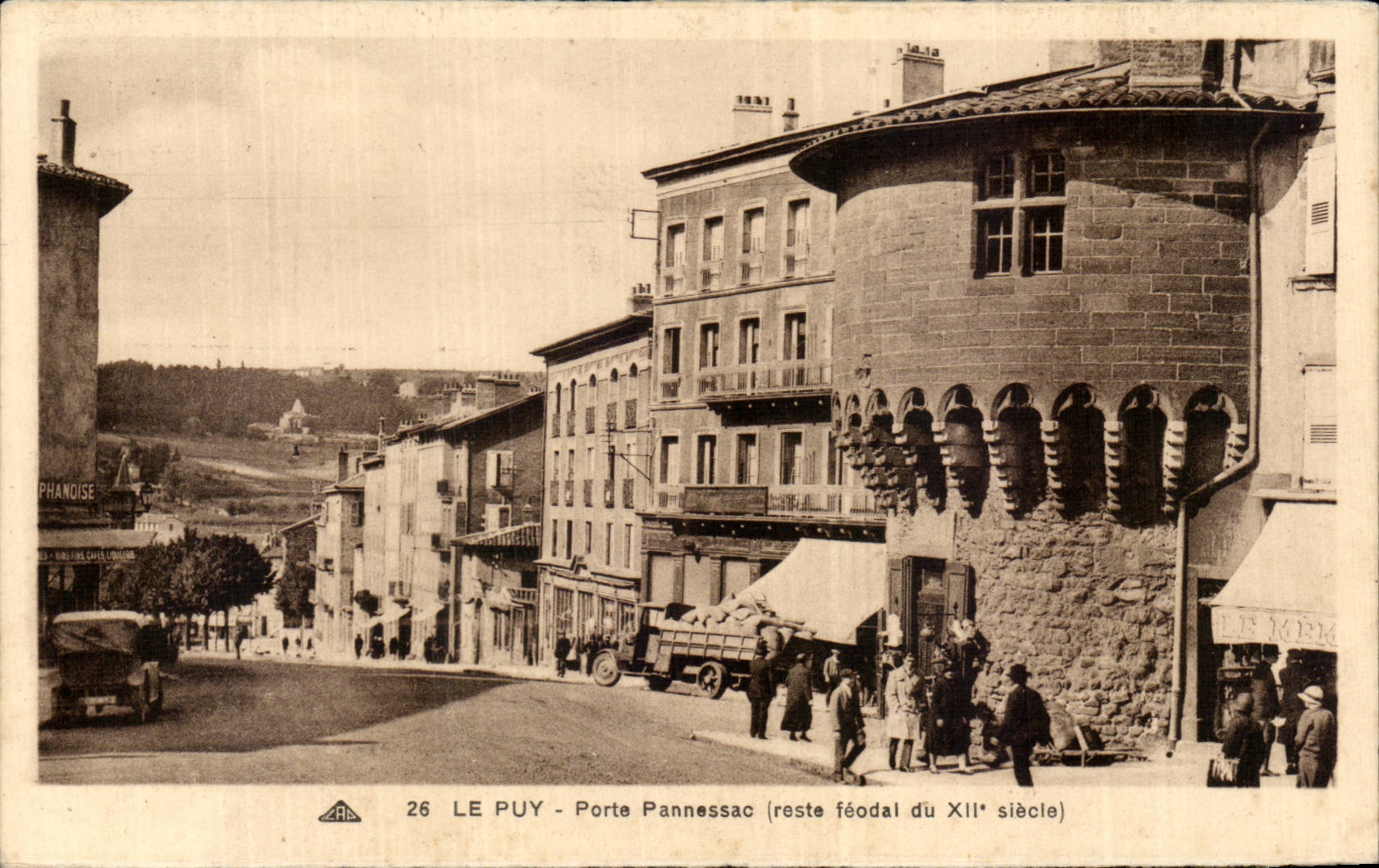 Le Puy - Porte Pannessac (reste féodal du XIIe siècle)