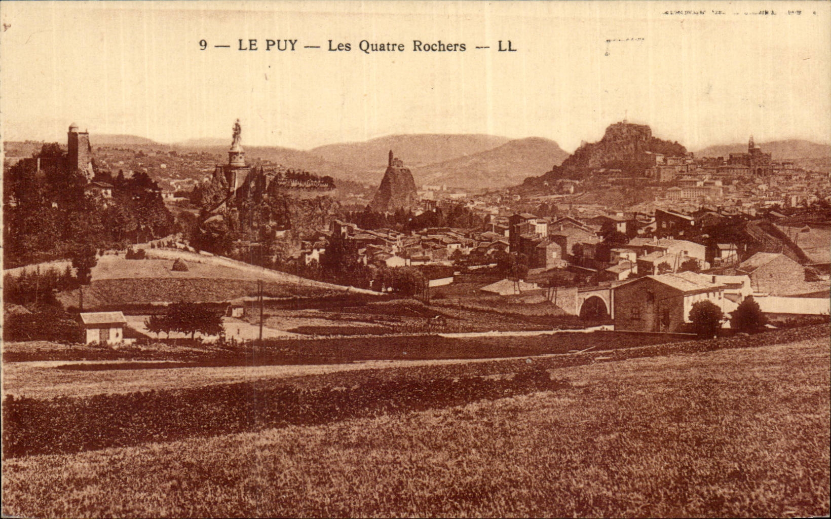 CPA Le Puy Les quatre rochers