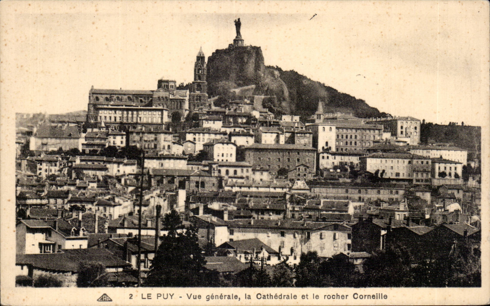 Le Puy - Vue générale, la Cathédrale et le rocher Corneille