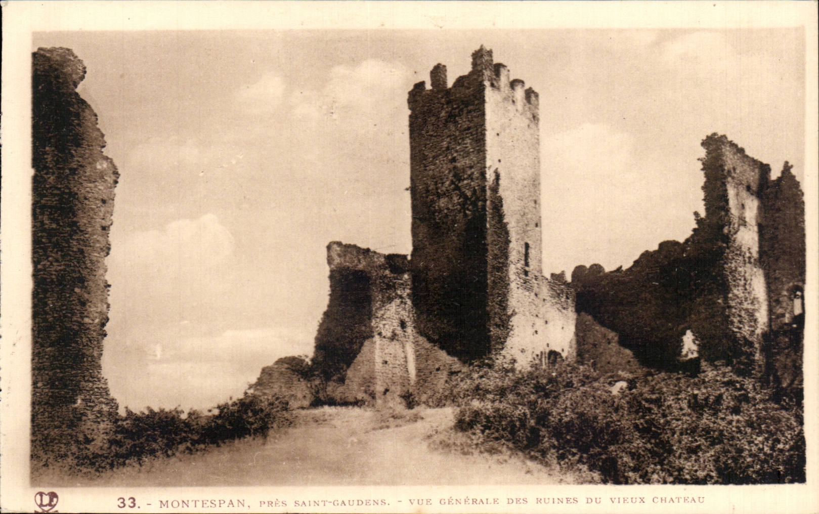 Montespan, près Saint-Gaudens — Vue générale des ruines du vieux château — Éditions P. P. P. Toulouse