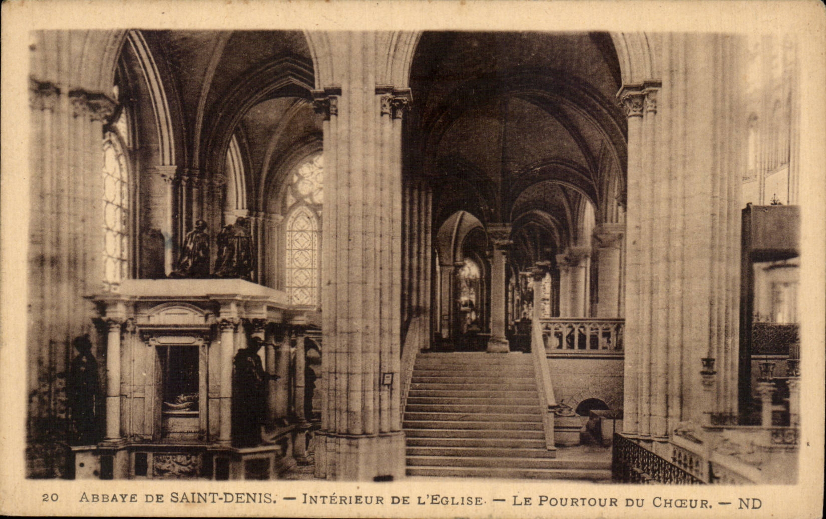 CPA Abbaye de Saint Denis Interieur de l'eglise Le pourtour du choeur