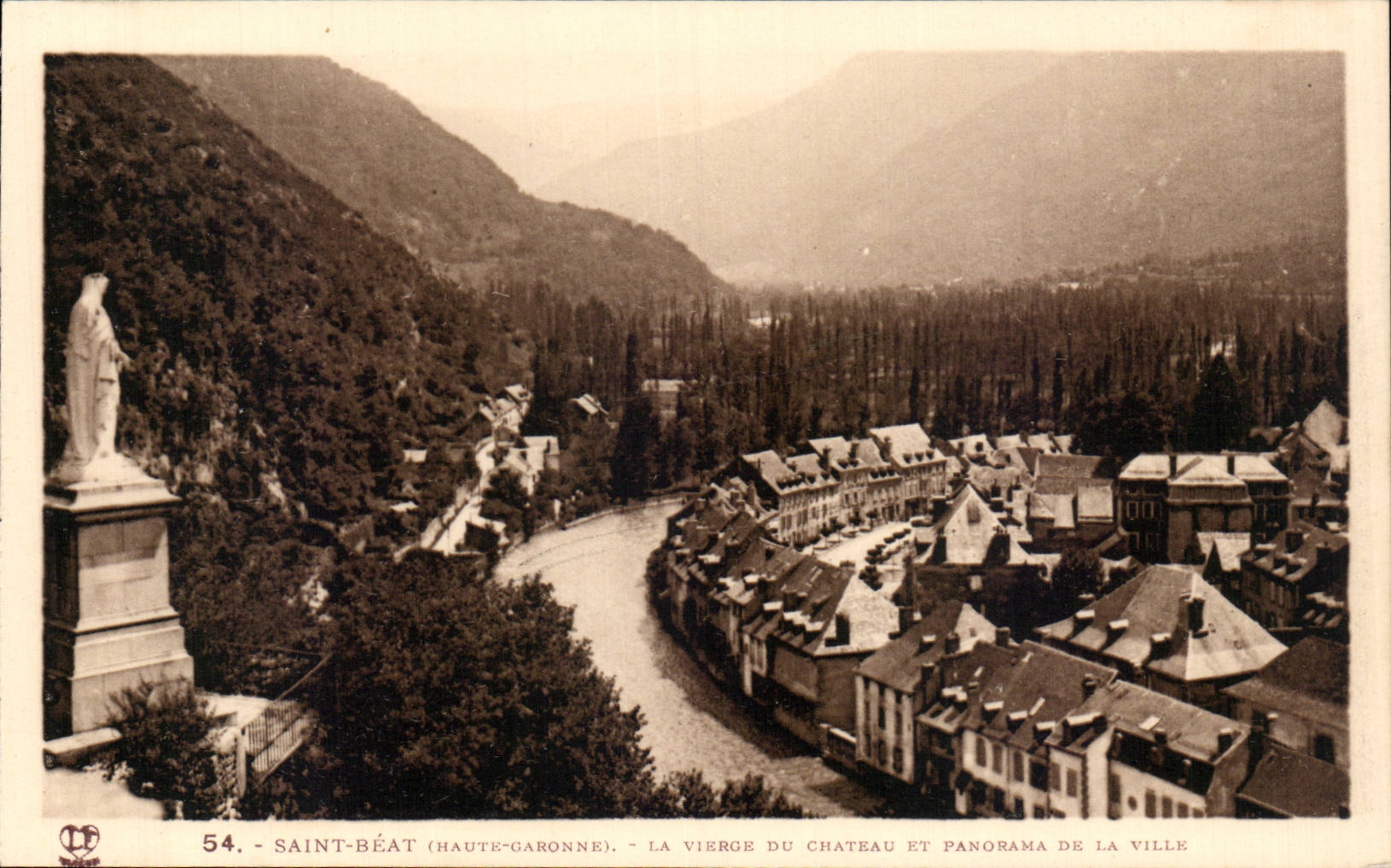 Saint-Béat (Haute-Garonne) — La Vierge du Château et panorama de la ville — Éditeur Labouche Frères, n° 54