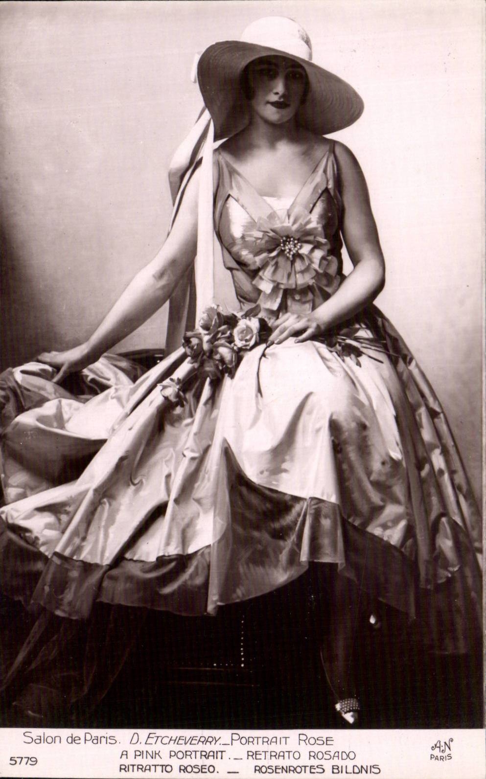CPA Fantaisie Salon de Paris Etcheverry Portrait rose Femme