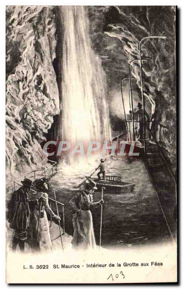 CPA St Maurice Interieur de la grotte aux fees