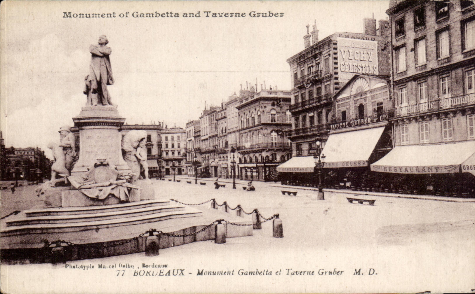 CPA Bordeaux Monument Gambetta et taverne Gruber