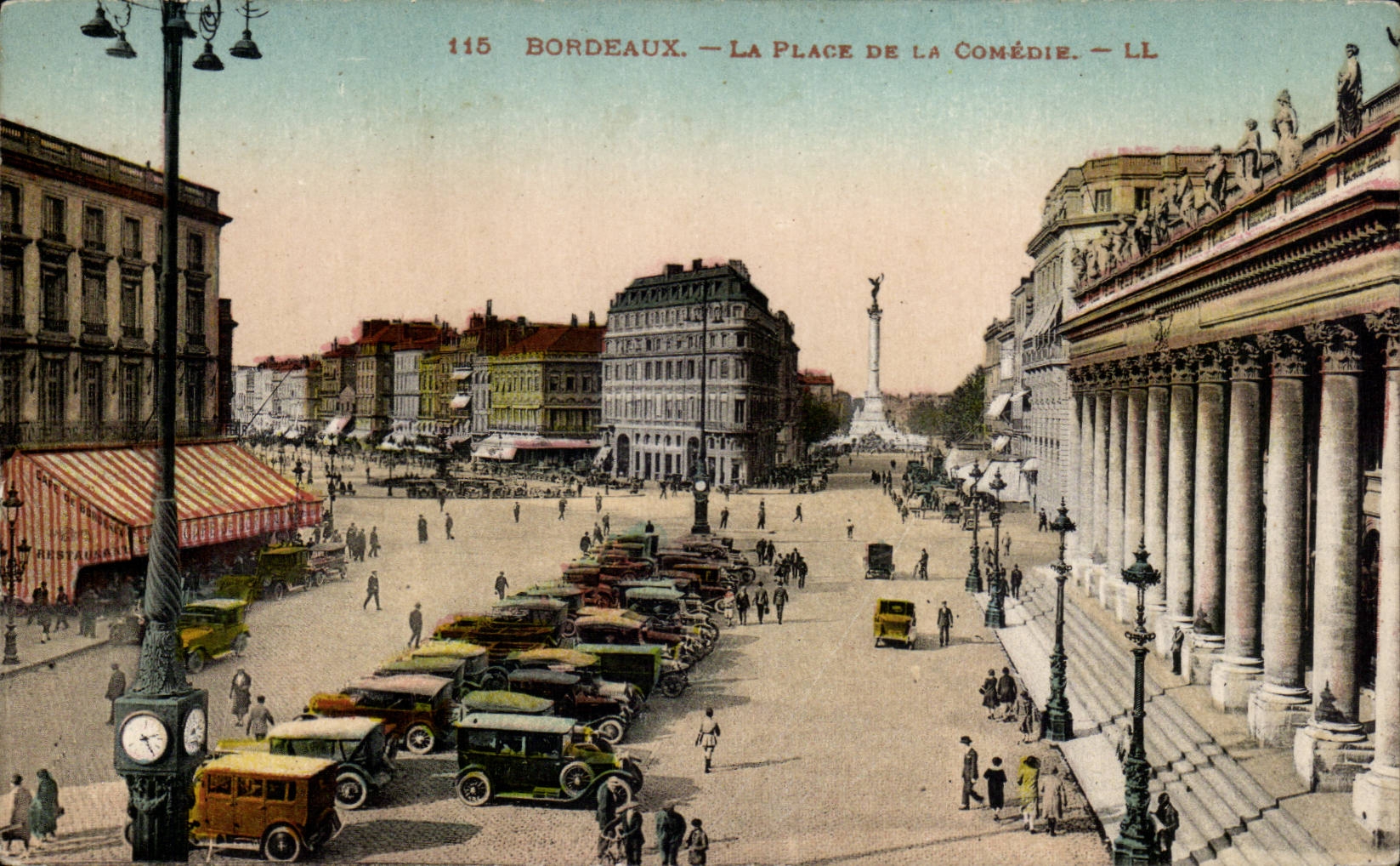 CPA Bordeaux La place de la Comedie