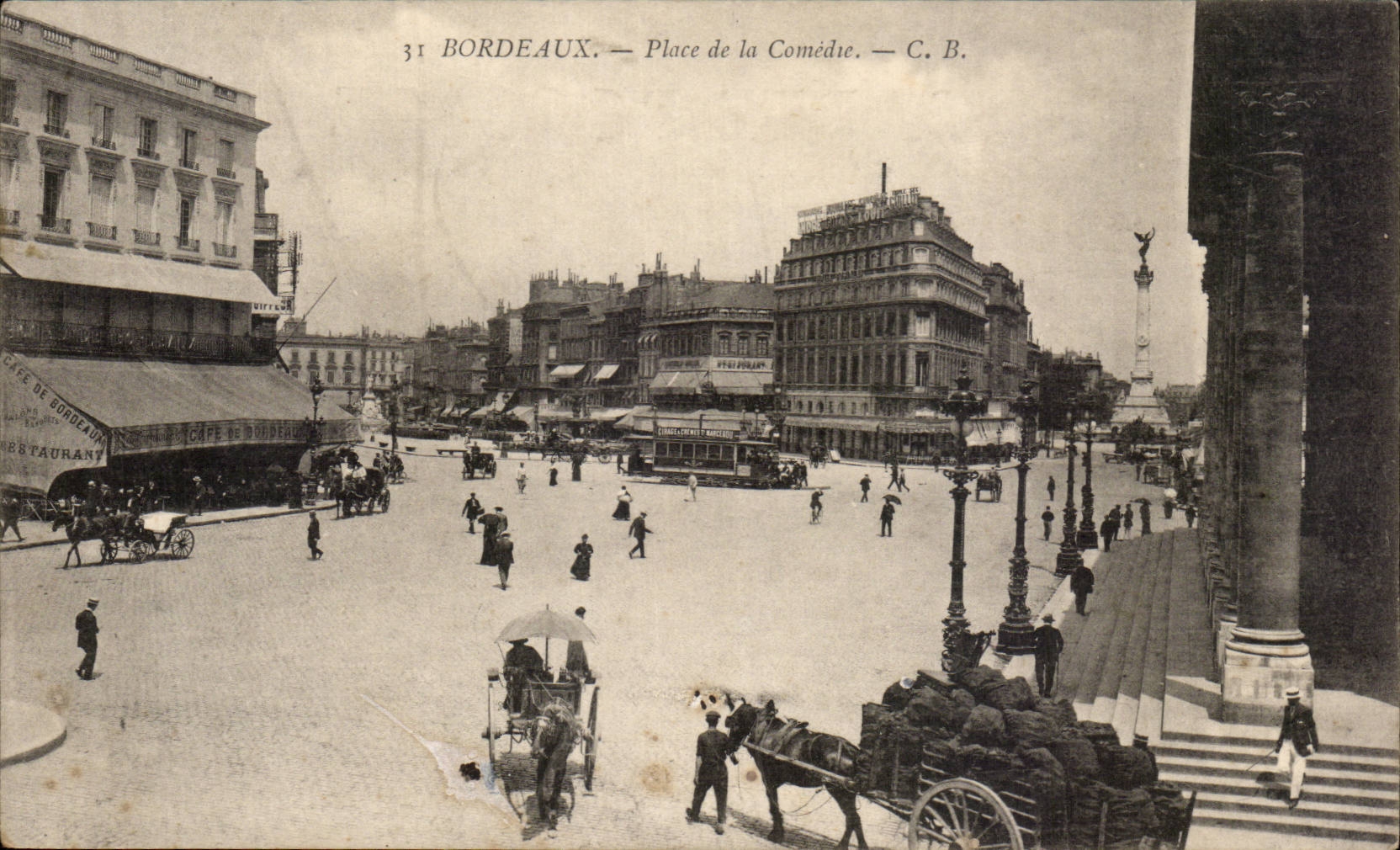 Bordeaux — Place de la Comédie — C. B.