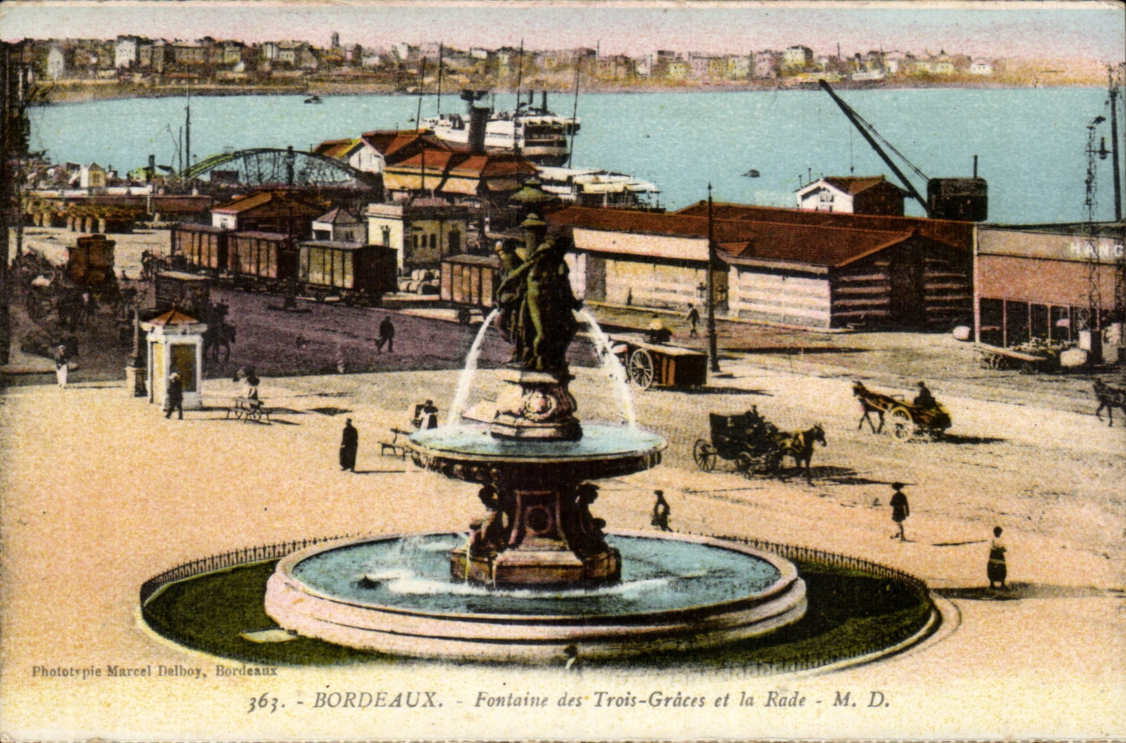 Bordeaux - Fontaine des Trois Graces et la Rade - CPA 