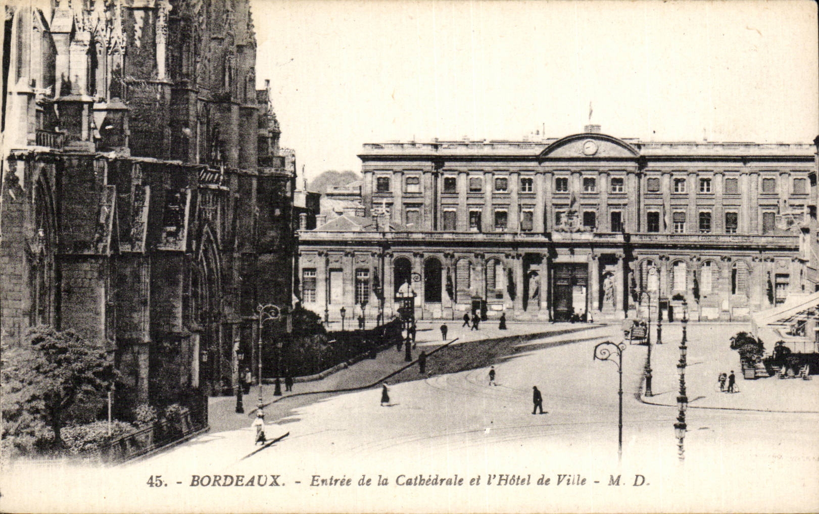 Bordeaux - Entree de la Cathedrale et l'Hotel de Ville - CPA 