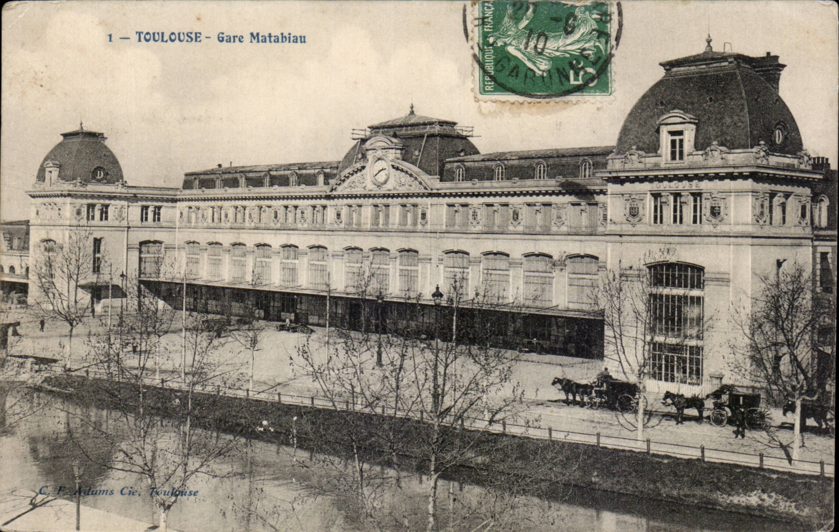 Toulouse - Gare Matabiau — vue de l'édifice avec chevaux et fiacres — C.F. Adams Cie, Toulouse