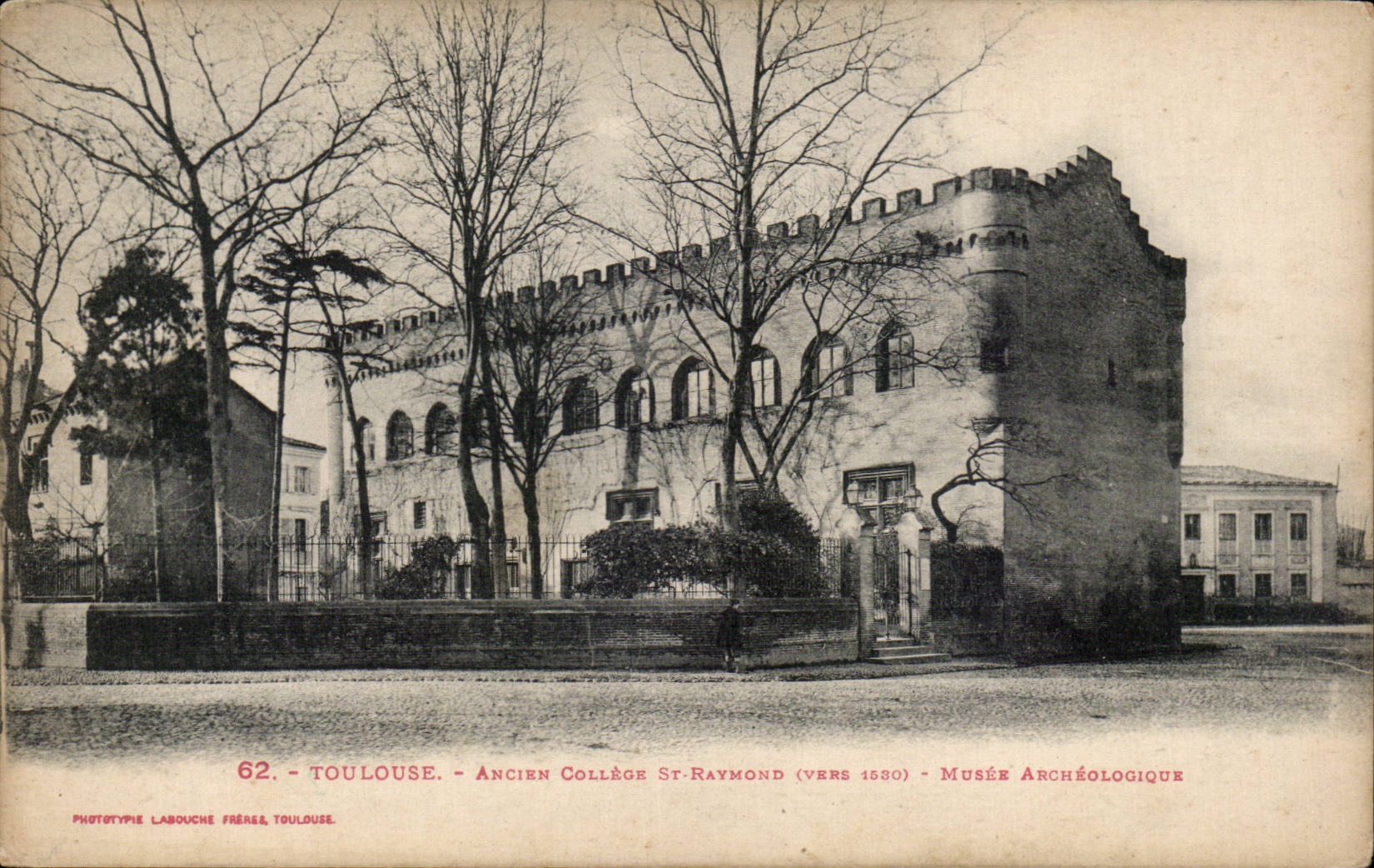 Toulouse - Ancien Collège St-Raymond (vers 1530) - Musée Archéologique