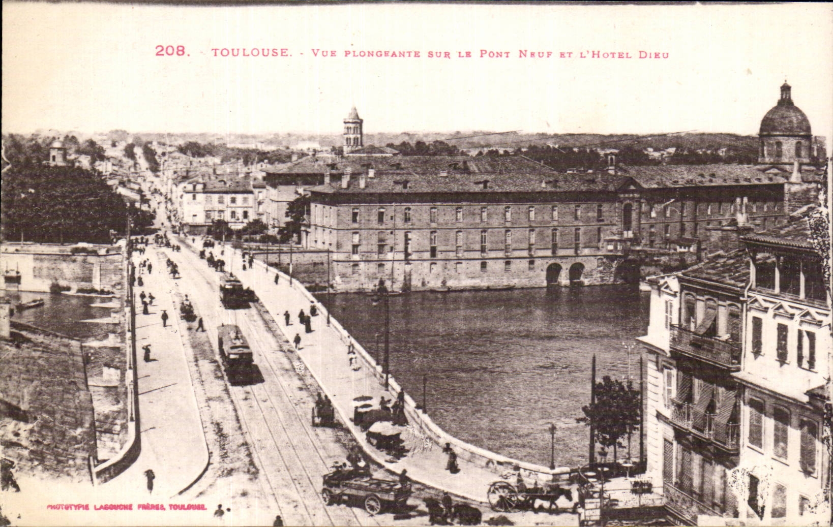 Toulouse — Vue plongeante sur le Pont Neuf et l'Hôtel Diku — Phototypie Lagouche Frères, Toulouse