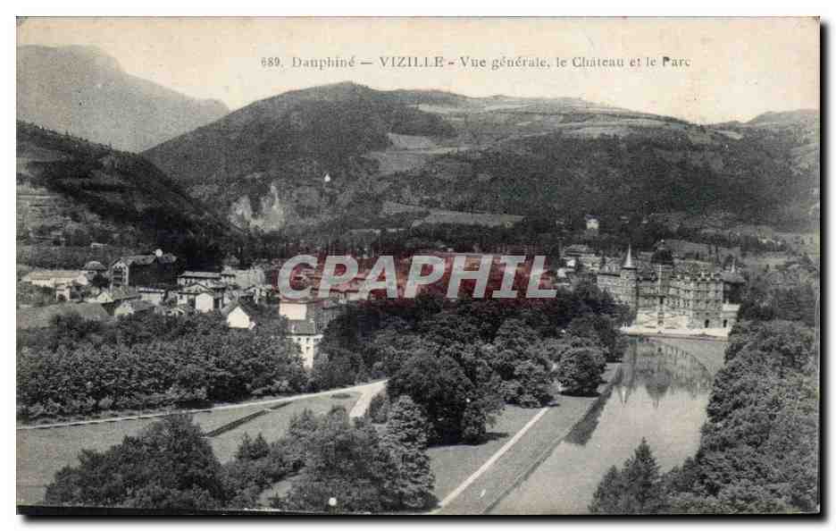CPA Vizille Vue generale le chateau et le parc