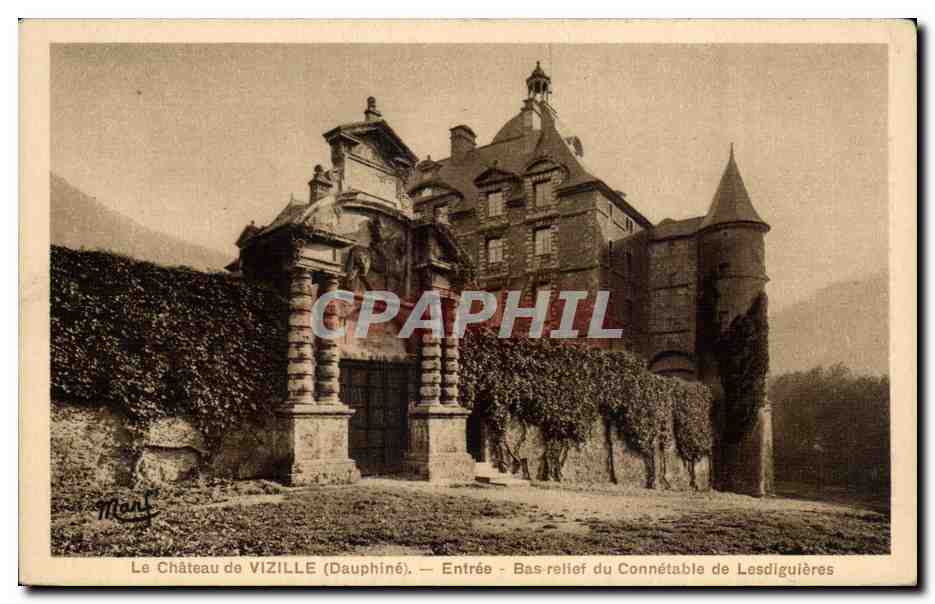 CPA Vizille Le chateau Entree Bas relief du connetable de Lesdeguieres