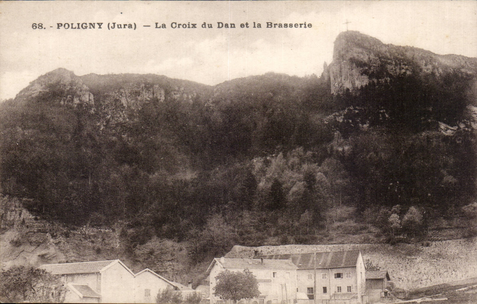 CPA Poligny La croix du Dan et la brasserie 