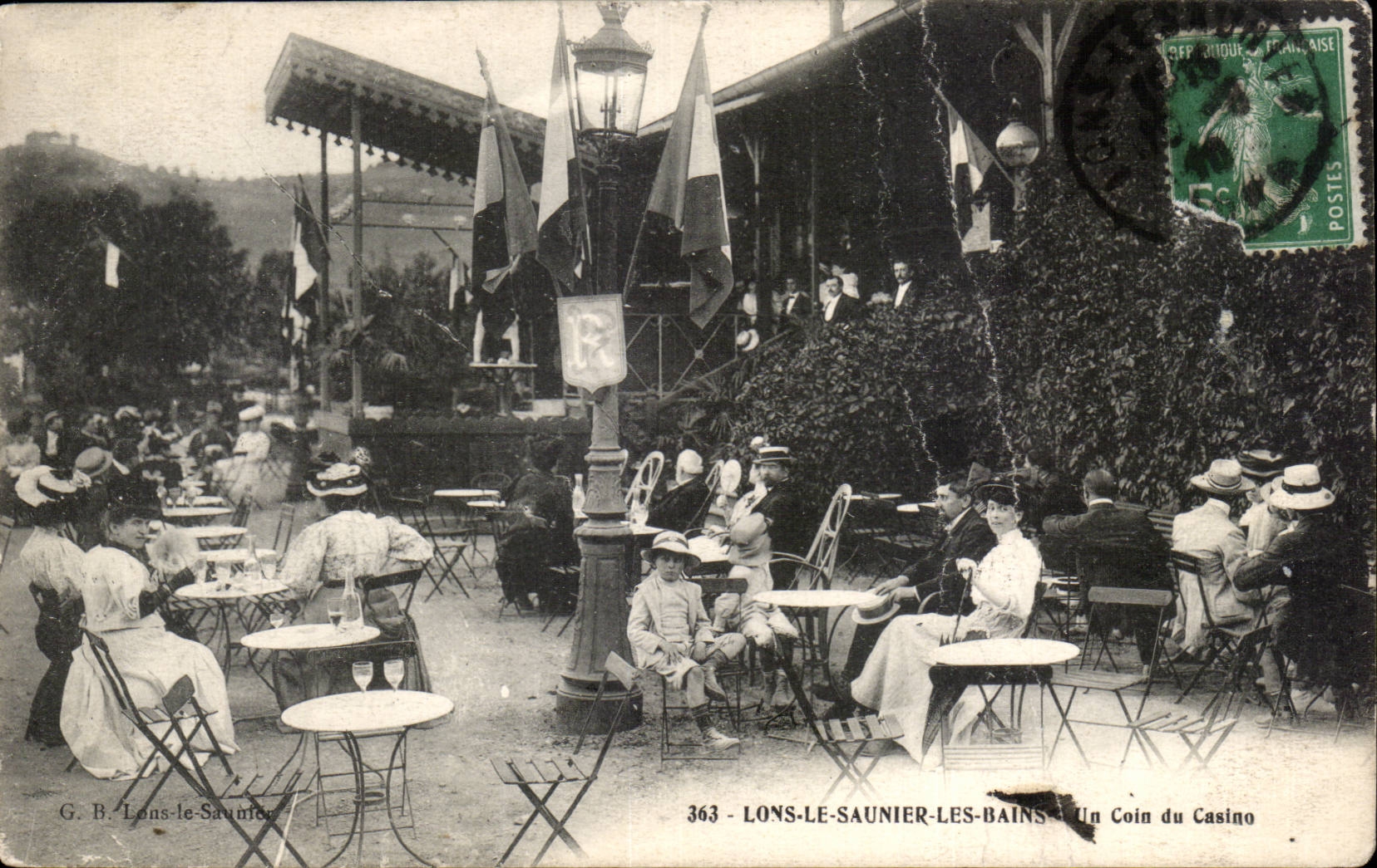 Lons-le-Saunier-les-Bains — Un Coin du Casino — G. B. — n° 363