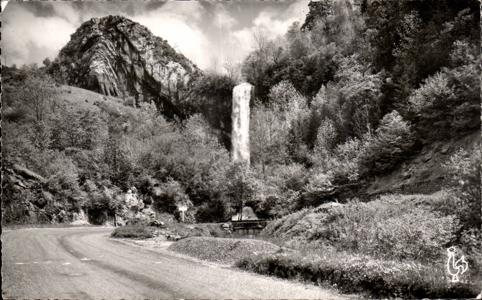 Umgebung von SAINT-CLAUDÉ (Jura) — Route de Gendarme — Le Chapeau — Verlag: LES TIRAGES MODERNES, 4, rue Pasquier, PARIS (VIII)