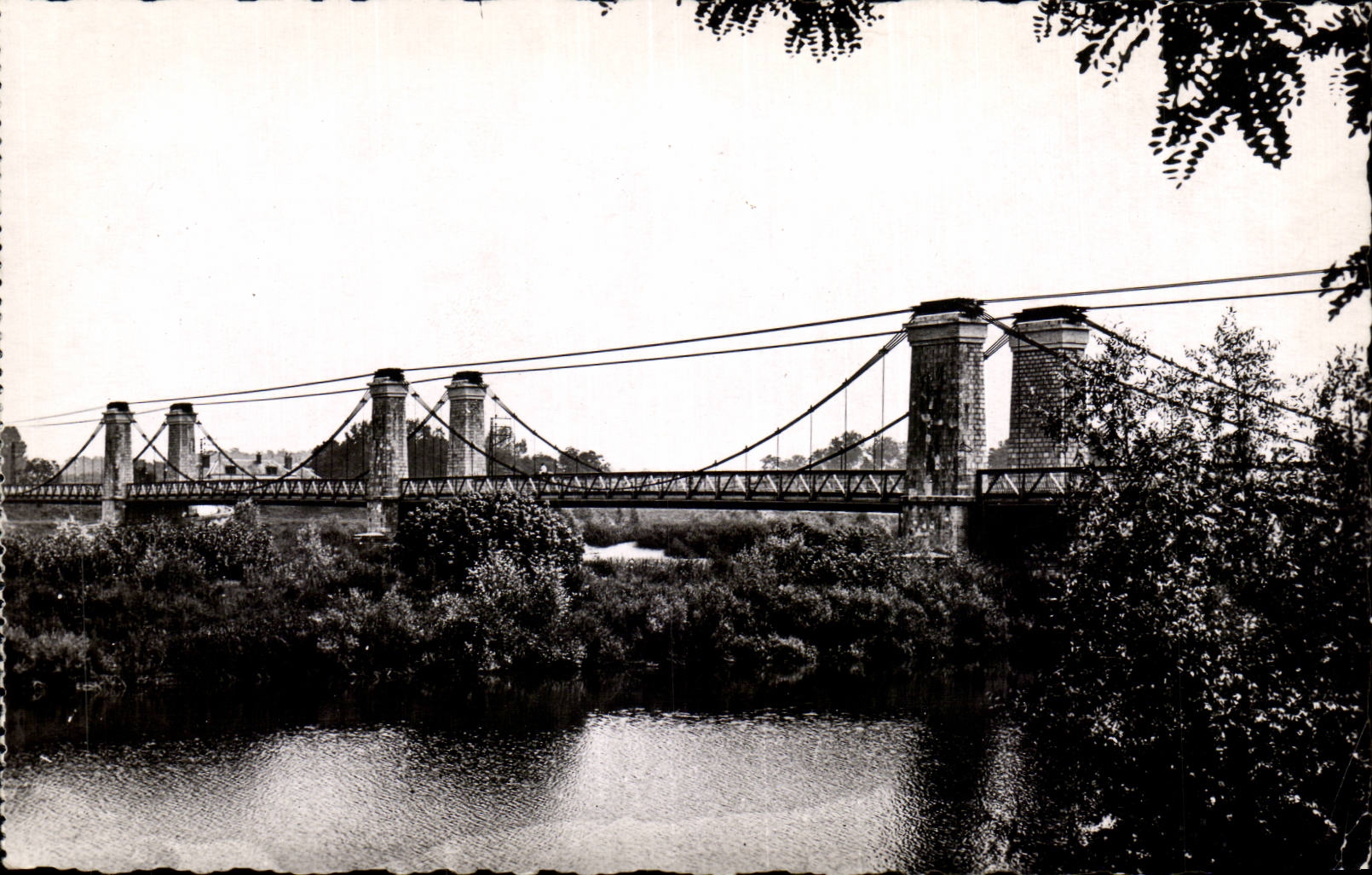 CPSM Chatillon sur Loire Les bords de la loire