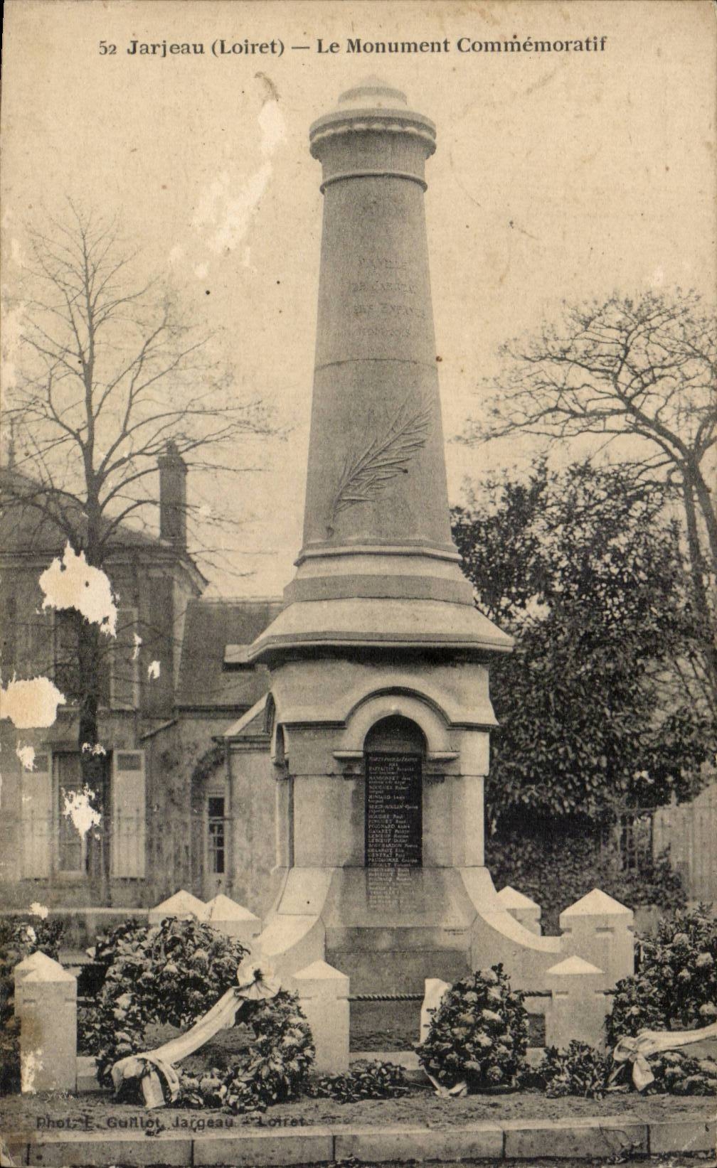 Jarjeau - Le Monument Commemoratif - CPA 