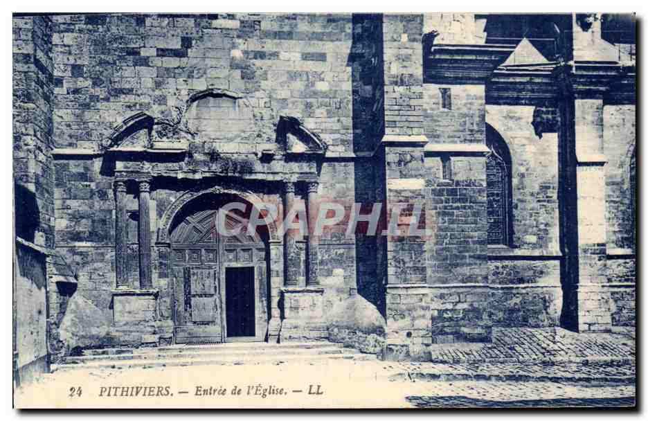 Pithiviers — Entrée de l'Église — LL