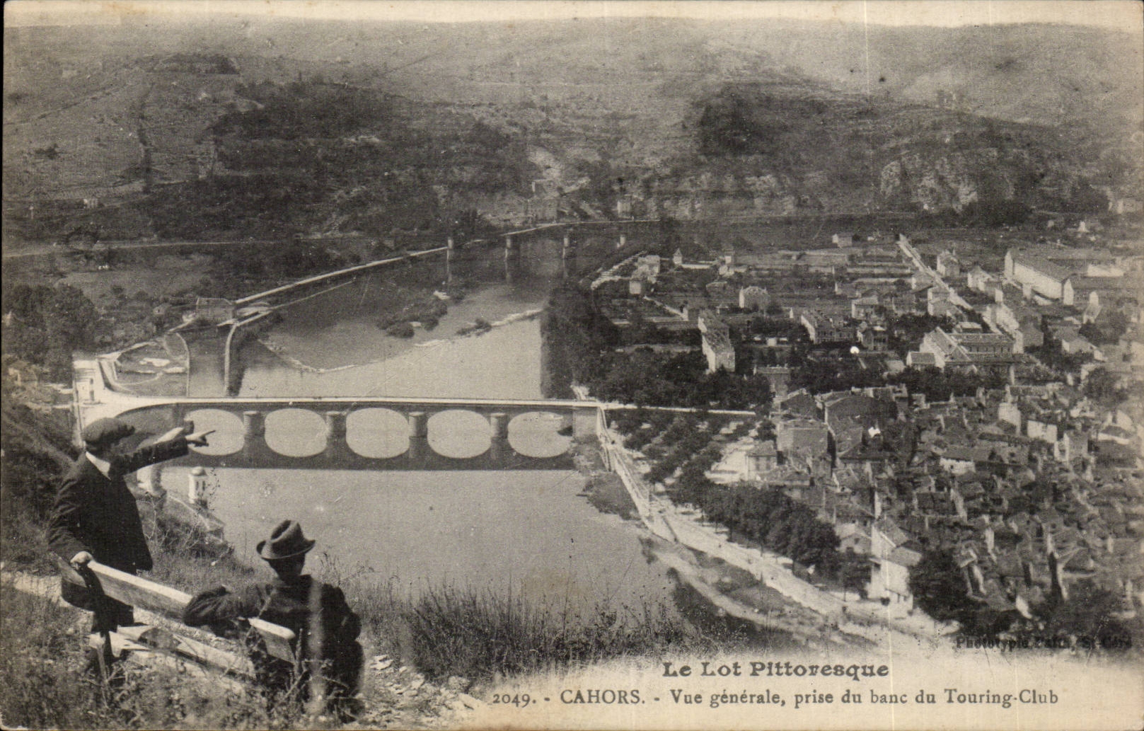 Cahors — Vue générale prise du banc du Touring-Club — Phototypia Cahors, n° 2049