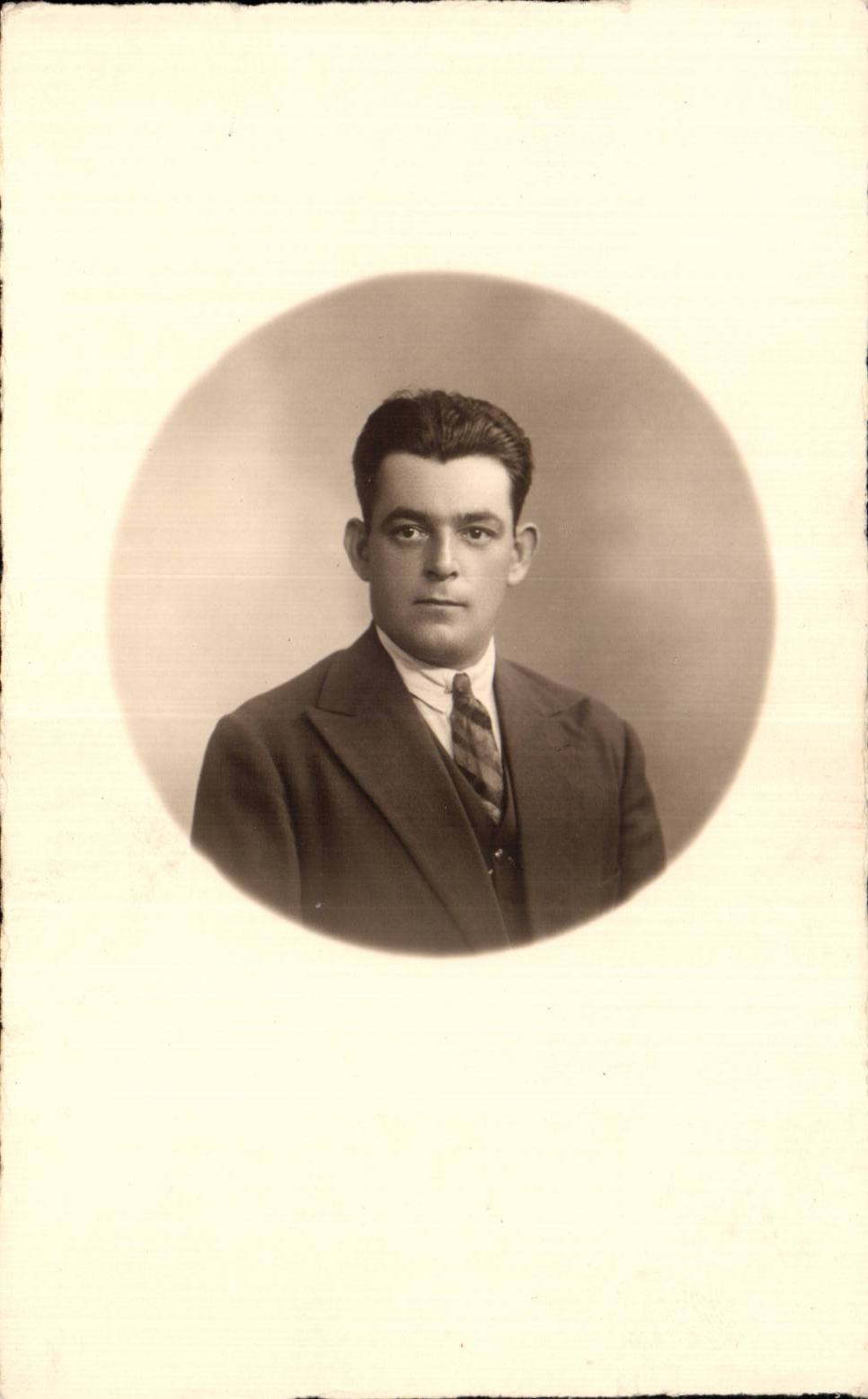 CARTE PHOTO Homme Nimes