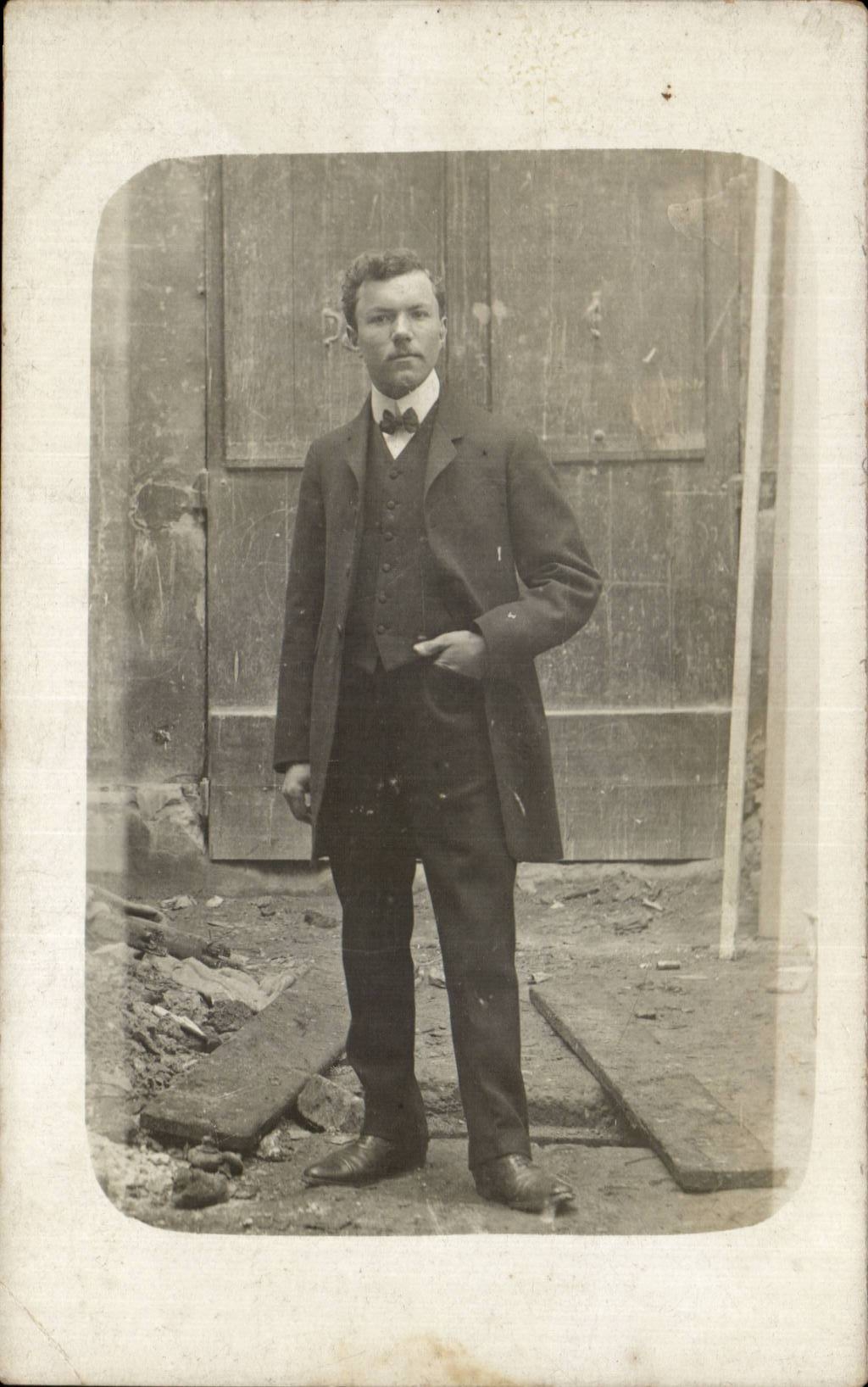 CARTE PHOTO Jeune homme Le Havre 