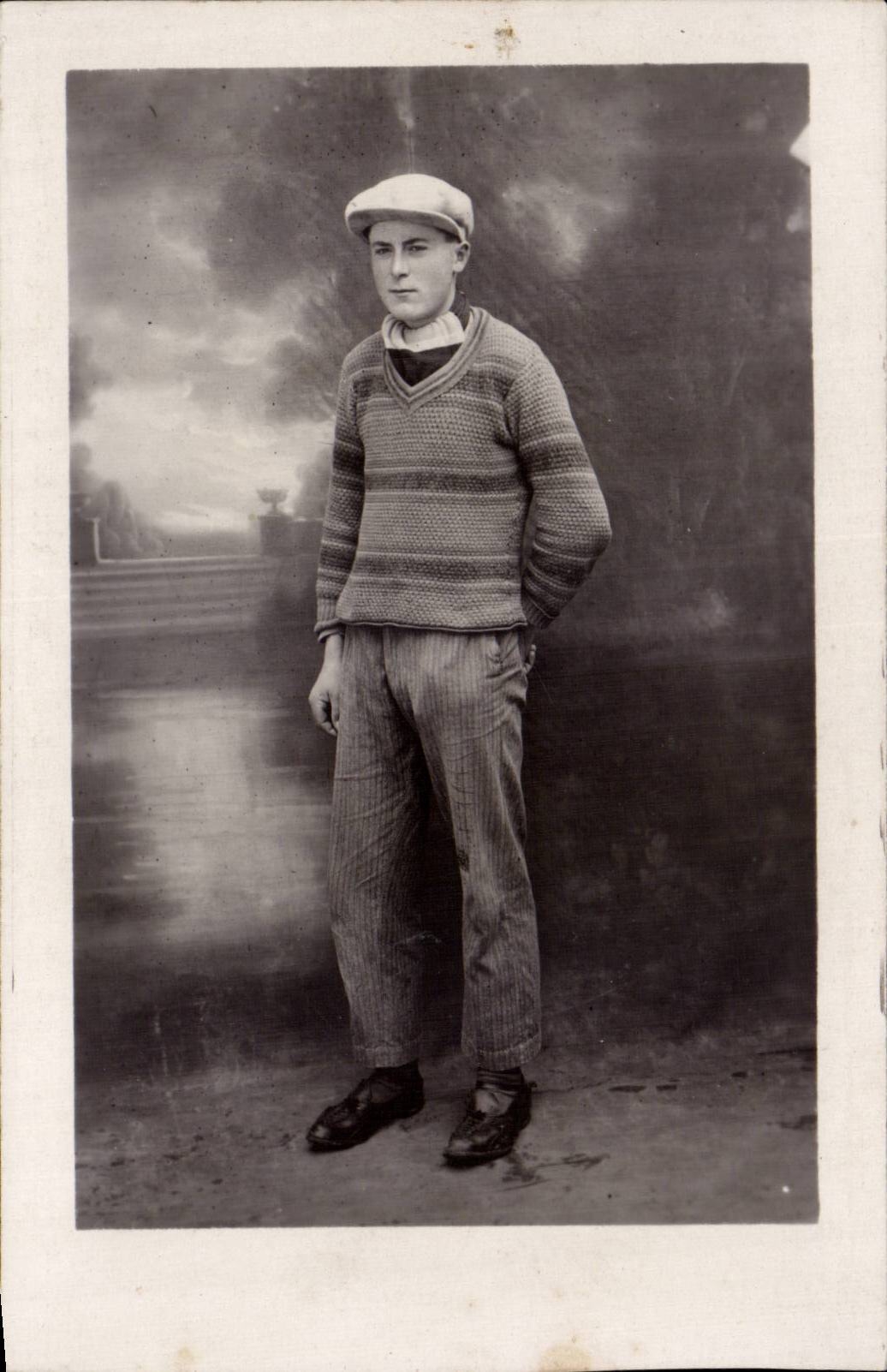 CARTE PHOTO Fantaisie - Hommes - Young Man with cap - CPA 