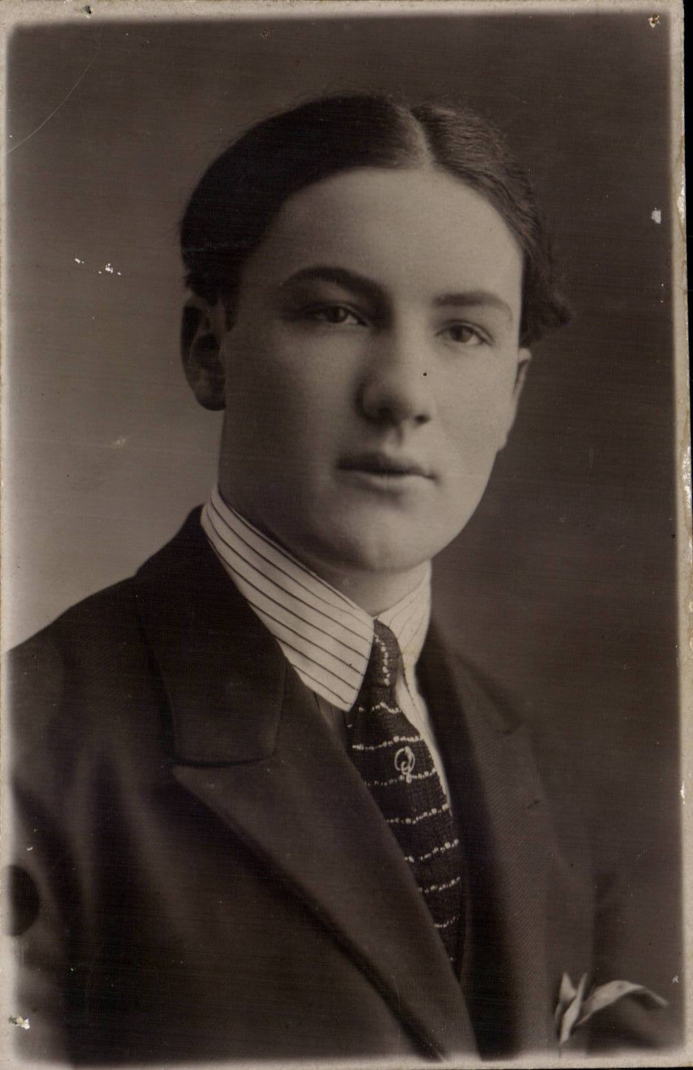 CARTE PHOTO Fantaisie - Hommes - young man - CPA 