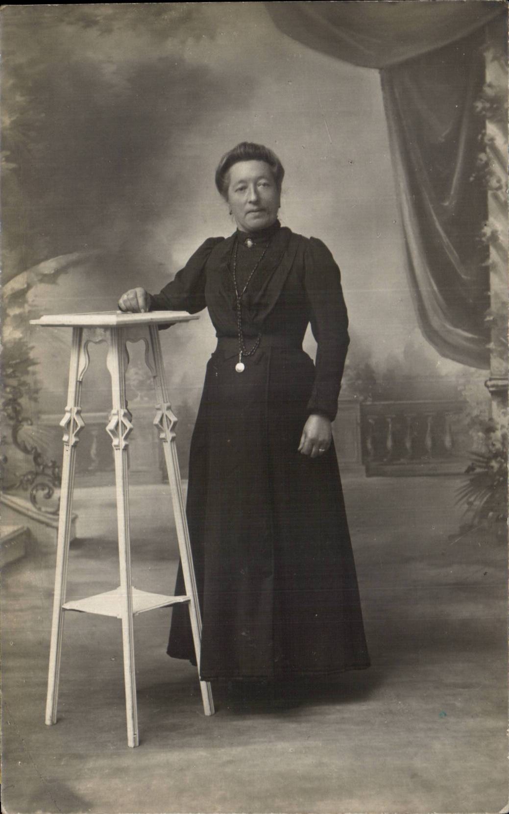 CARTE PHOTO Femme
