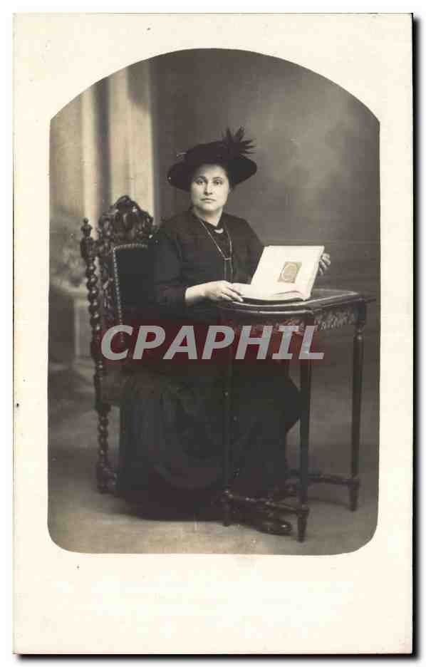 CARTE PHOTO Montlhery Femme