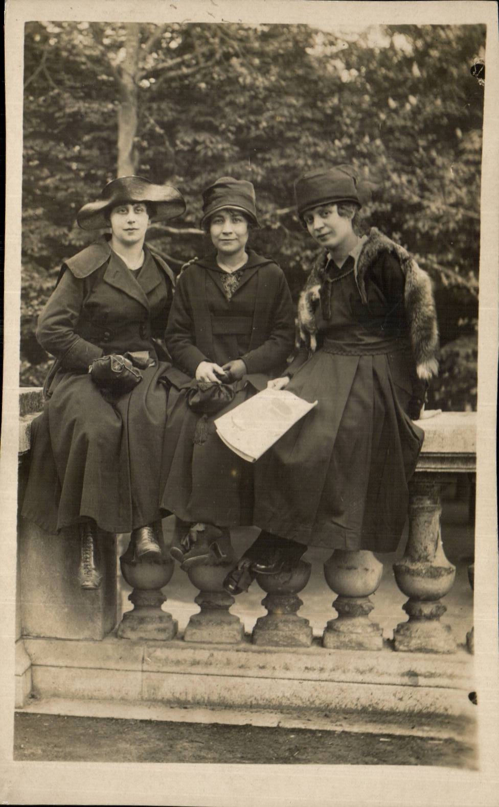 CARTE PHOTO Femme