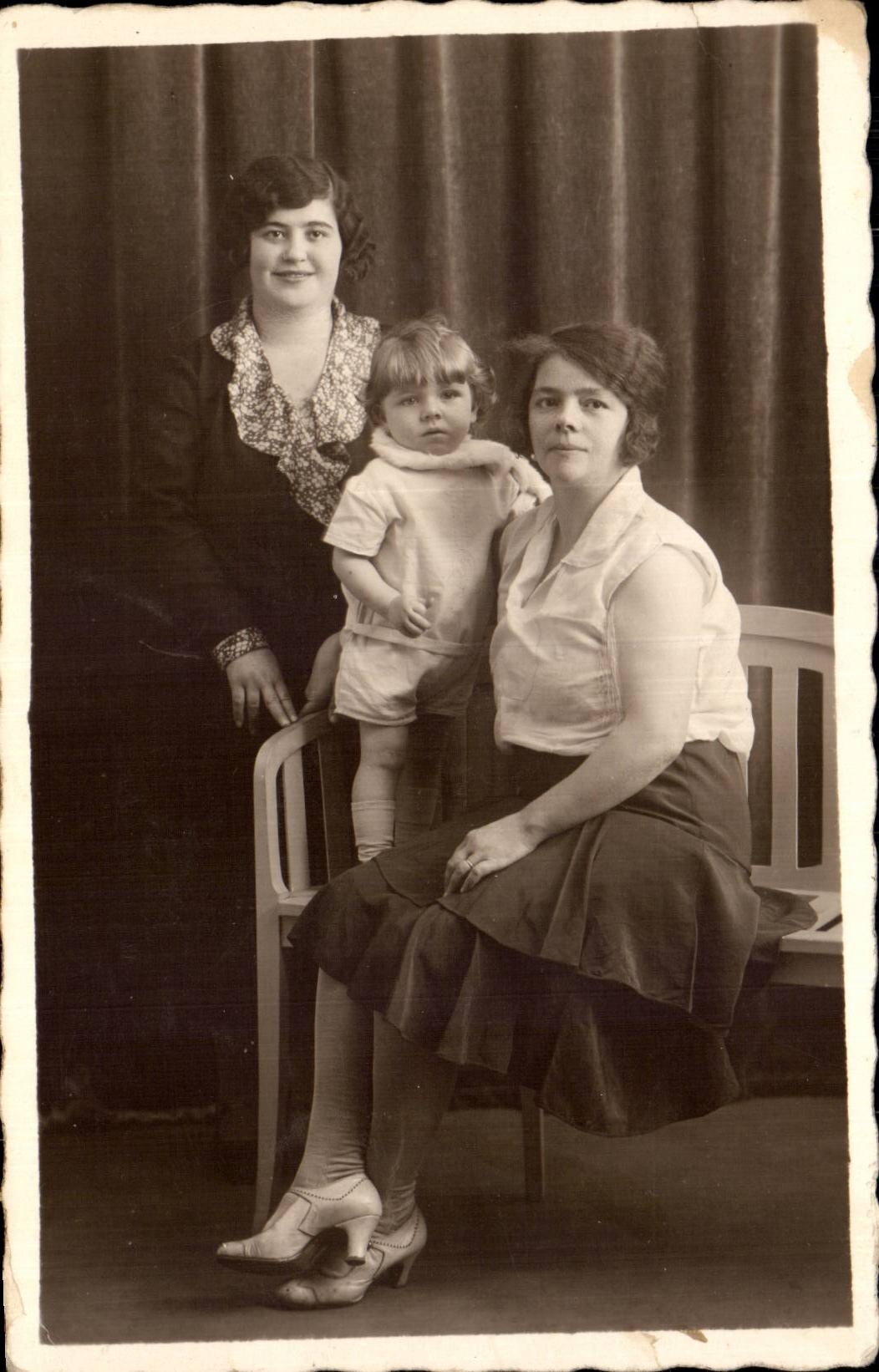 CARTE PHOTO Femme et enfants