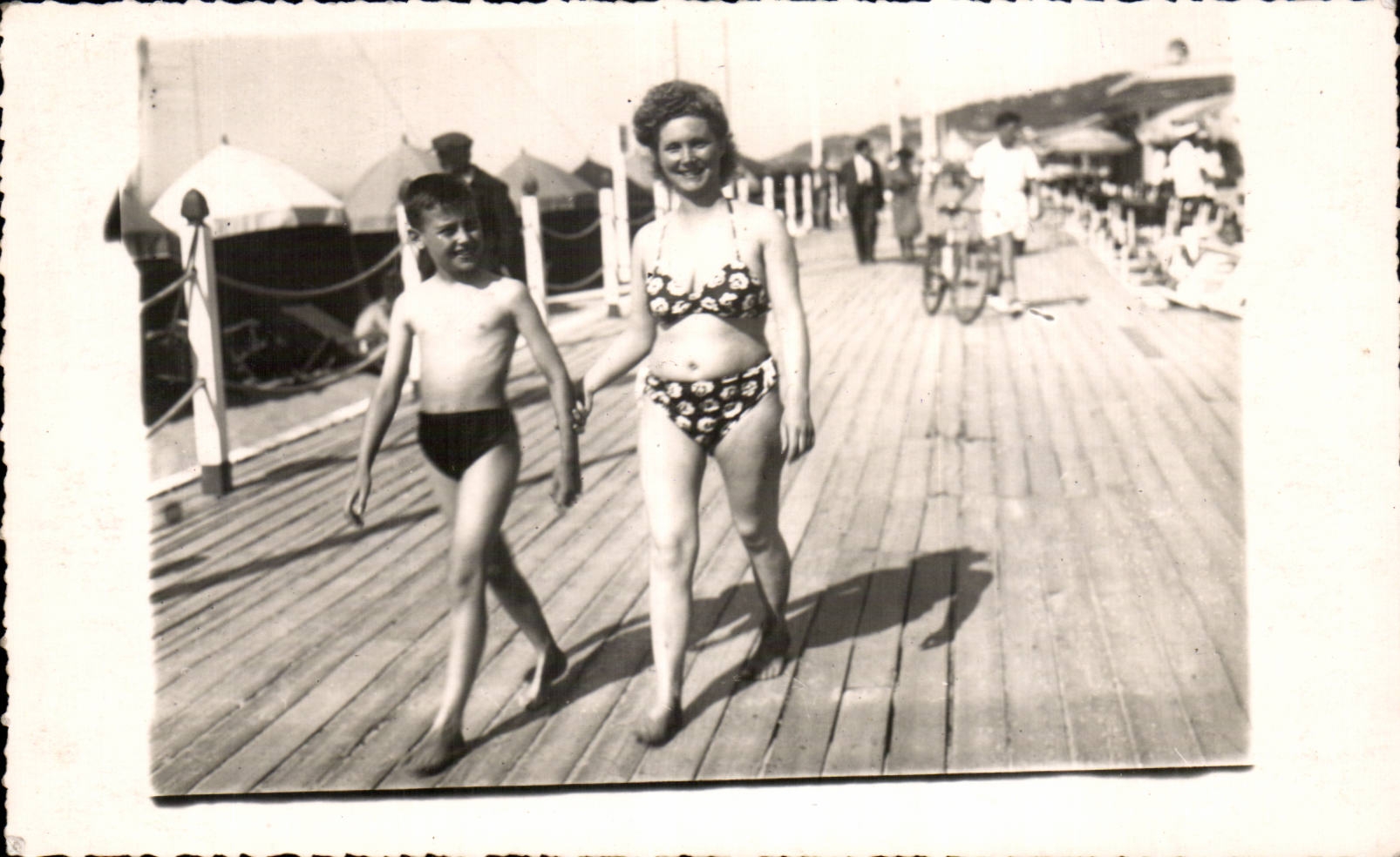 CARTE PHOTO Deauville Femme et enfant