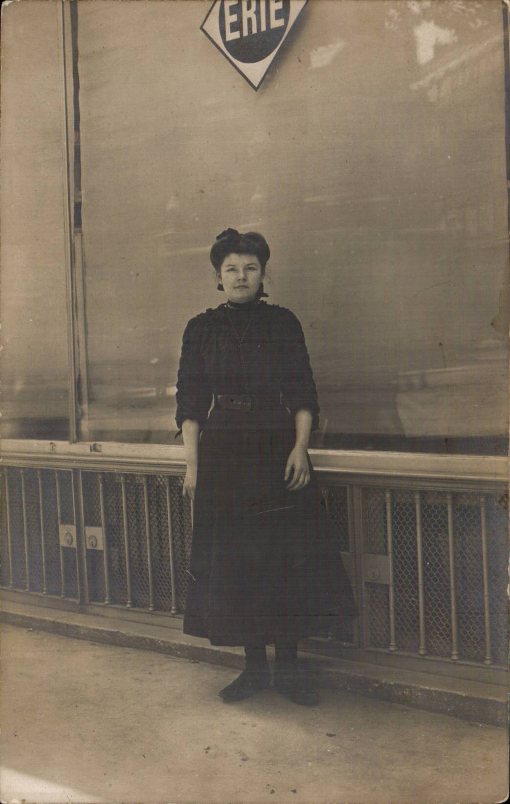 CARTE PHOTO Femme