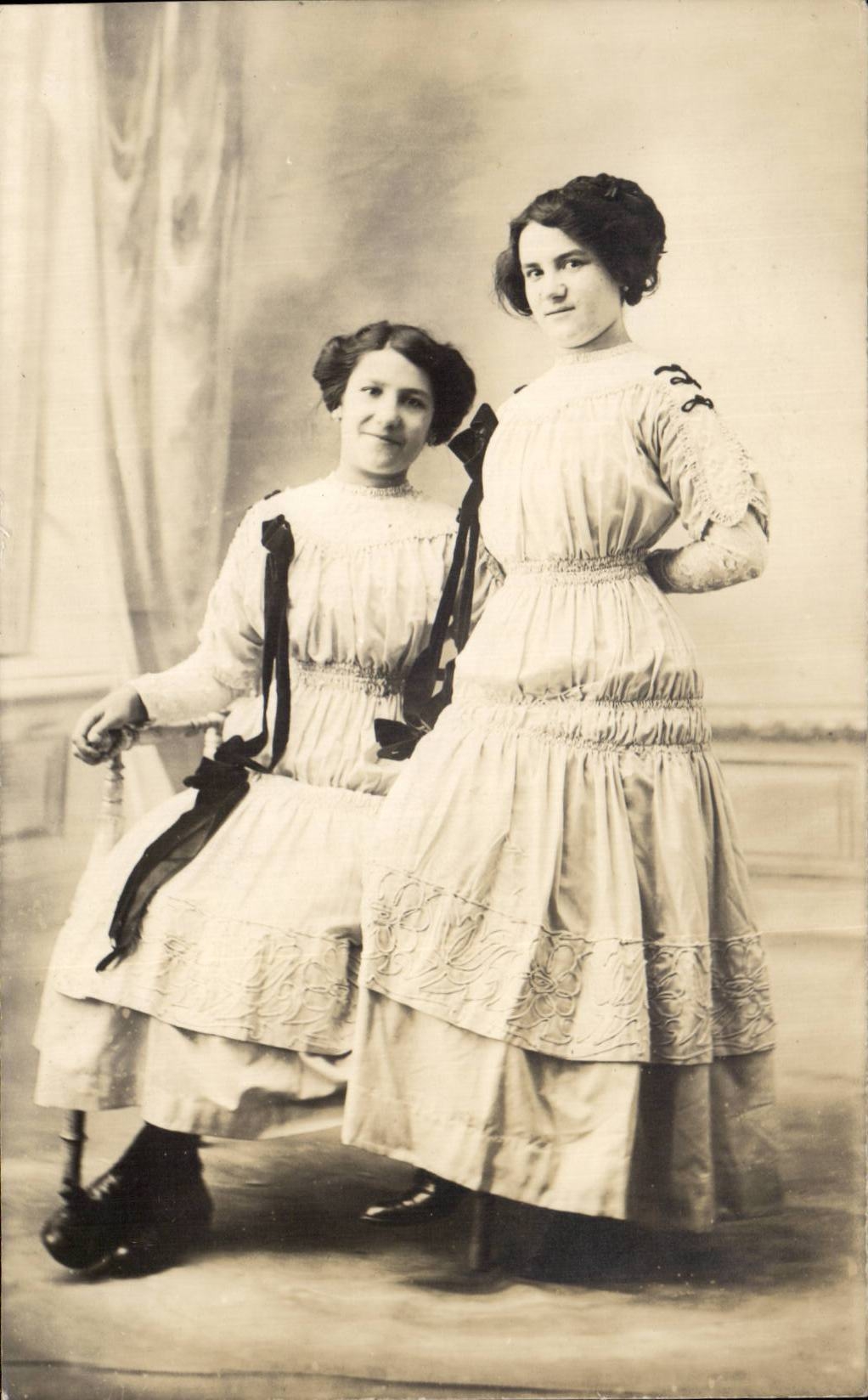 CARTE PHOTO Femmes Jumelles Twins 