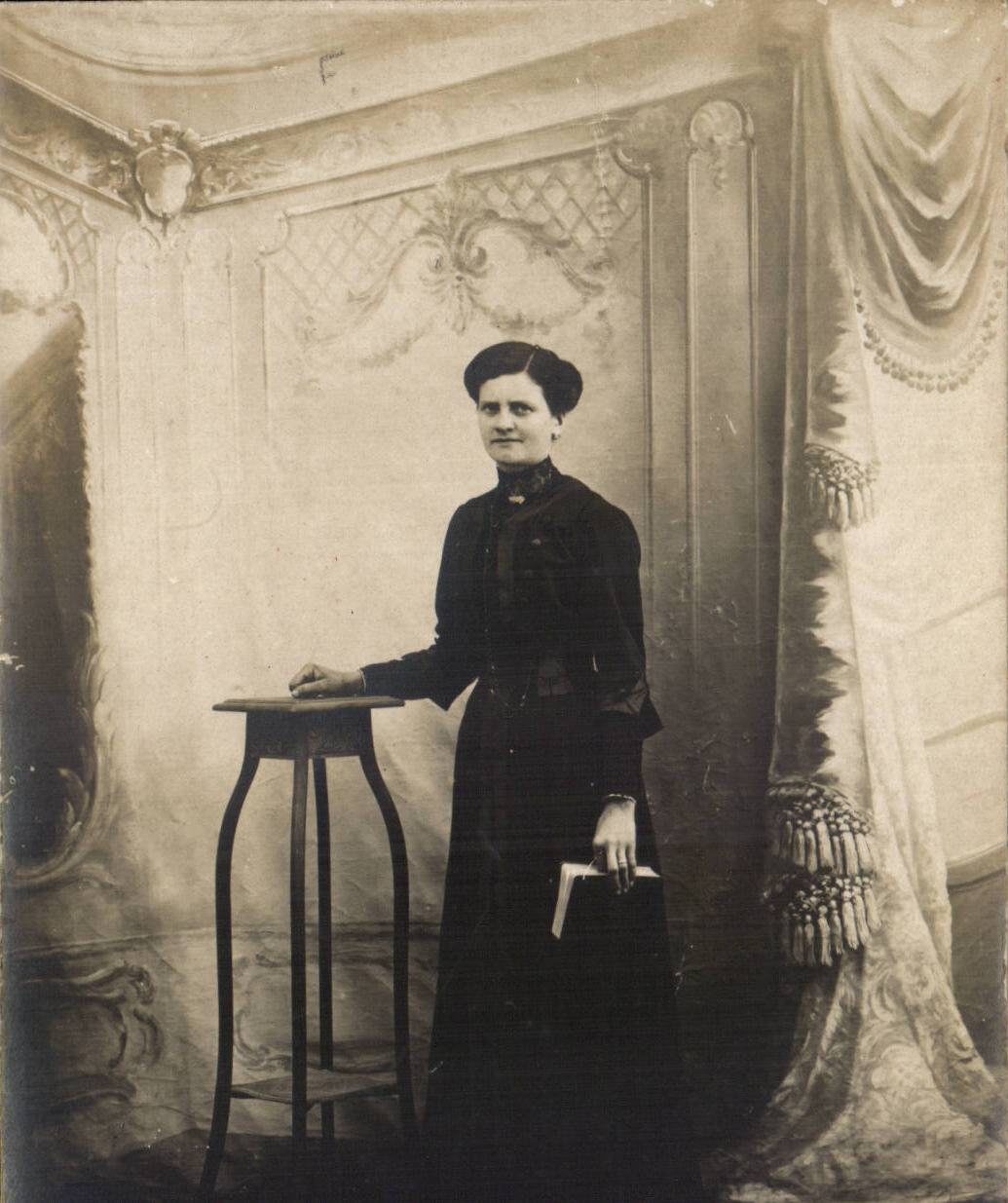 CARTE PHOTO Femme