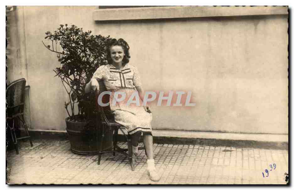 CARTE PHOTO Folklore Femme